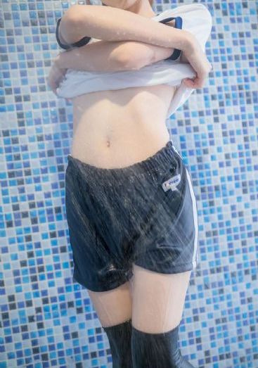《漂亮的女邻居》3韩剧_HD在线手机播放
